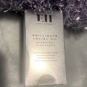 Emma Hardie Brilliance Facial Oil Overnight Treatment!!